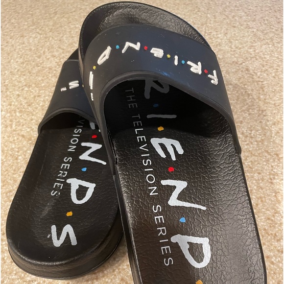 COPY - FRIENDS sliders, NEW W/O tag, size 9, excellent condition, never worn. - Picture 4 of 8